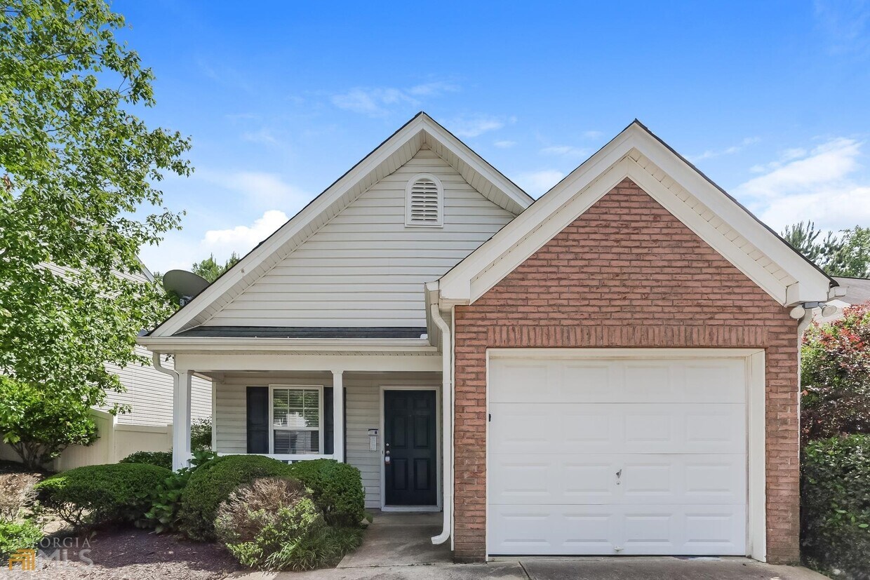 Primary Photo - 247 Silver Ridge Dr