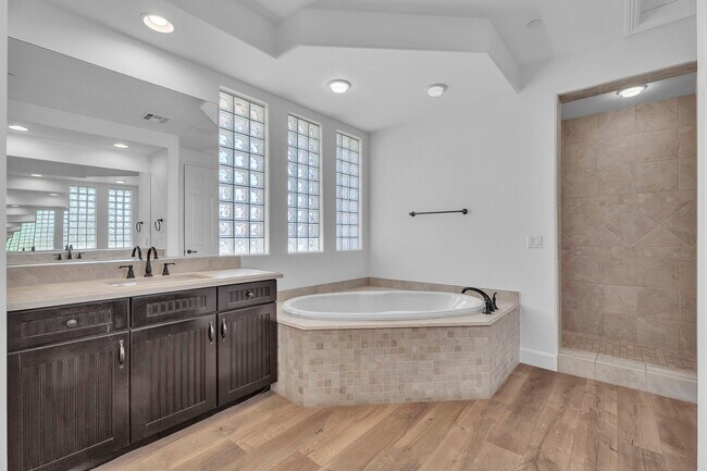 Baño principal - 11280 Granite Ridge Dr