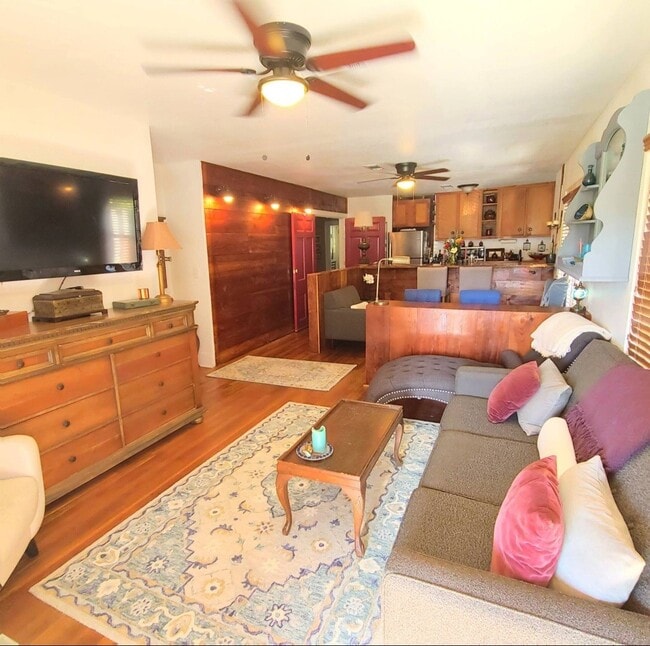 Building Photo - 1425 Munger St