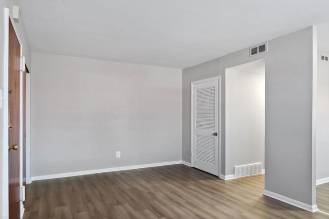 Foto del edificio - 2707-2715 Stanwood St