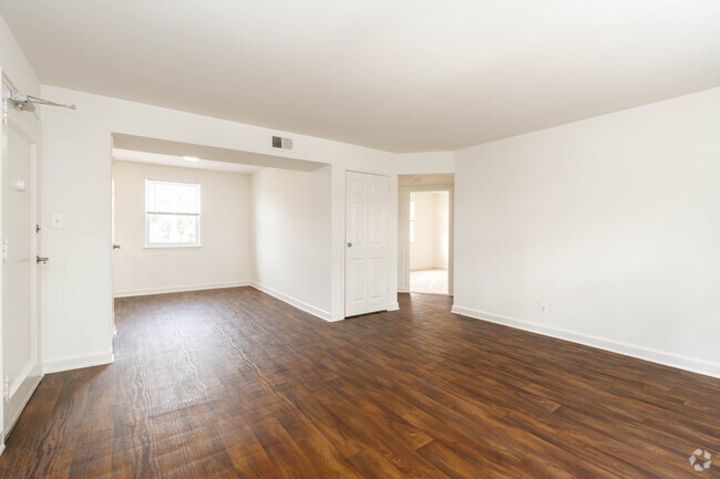 2BR 1BA 783SF - Portside Apartments