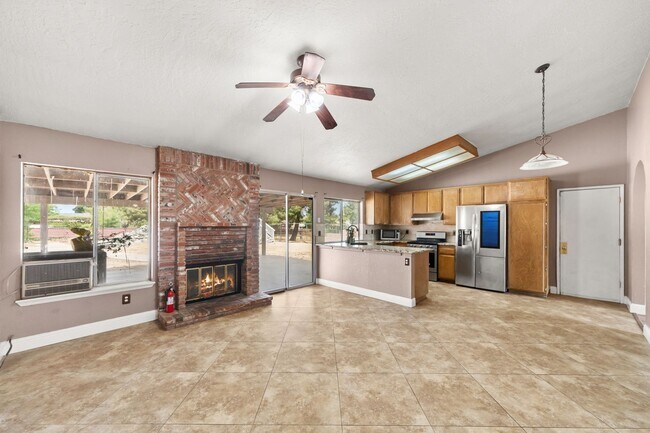 Building Photo - Beautiful large corner lot