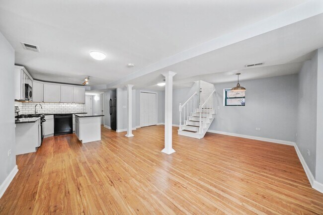 Foto del edificio - 2642 N Sacramento Ave