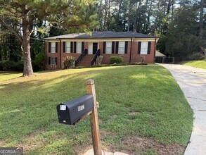 Building Photo - 1832 King George Ln SW