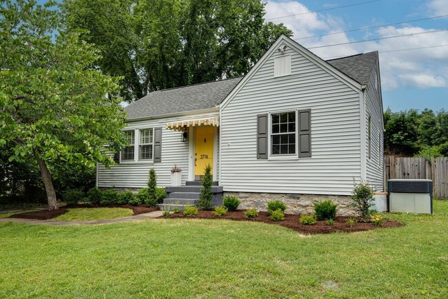 Building Photo - Welcome to your perfect rental in the hear...