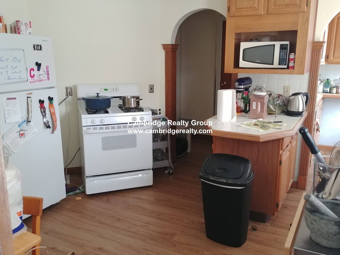 Primary Photo - 11 Craigie St
