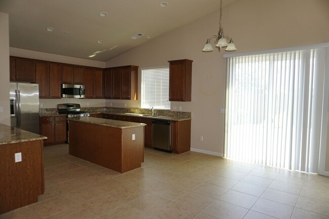 Building Photo - Stunning Southwest Home