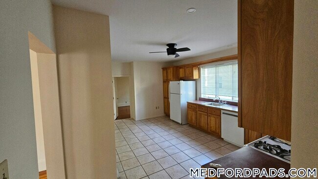 Building Photo - 168 Sheridan Ave