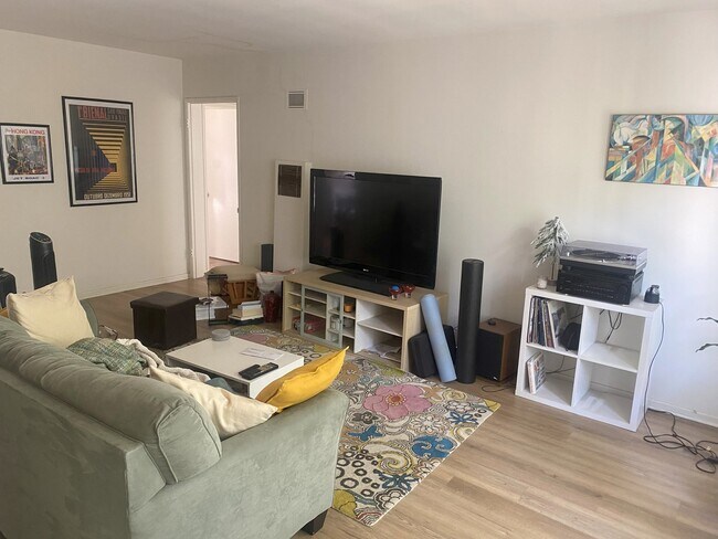 Foto del edificio - 3646 Vinton Ave