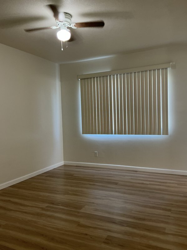 Foto del edificio - 12571 Shelley Dr