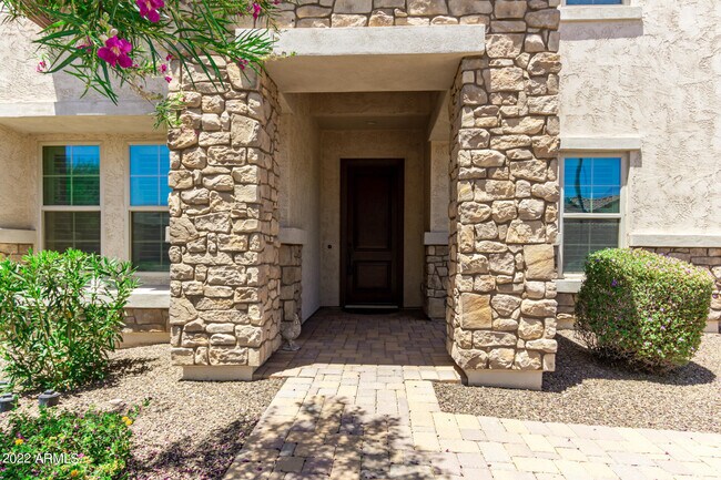 Foto del edificio - 882 E Parkview Dr