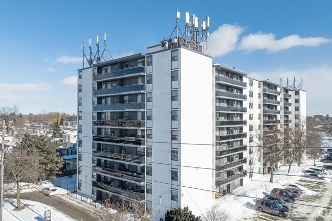 Building Photo - 739 Birchmount Rd