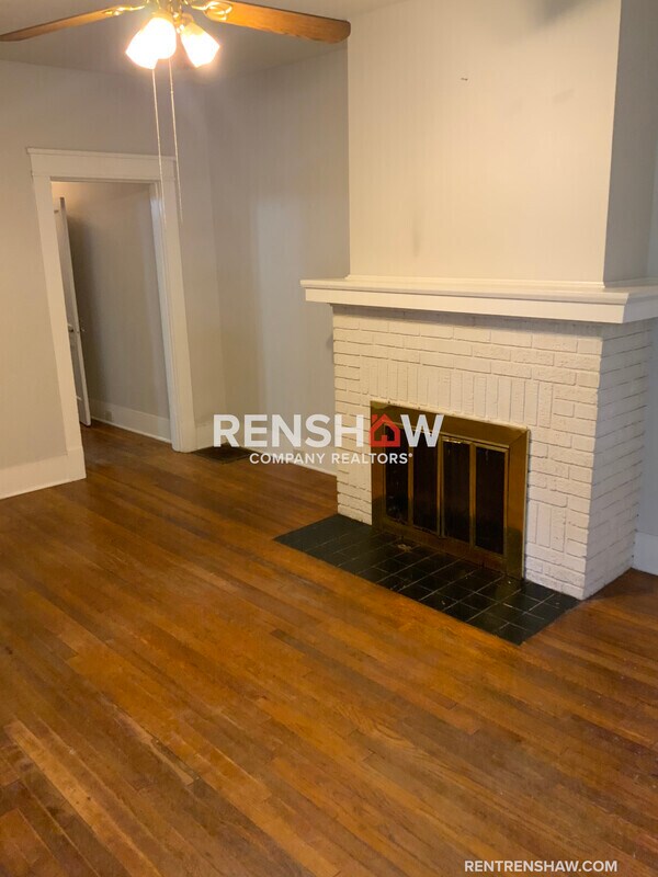 Building Photo - 226 N Sampson Ave