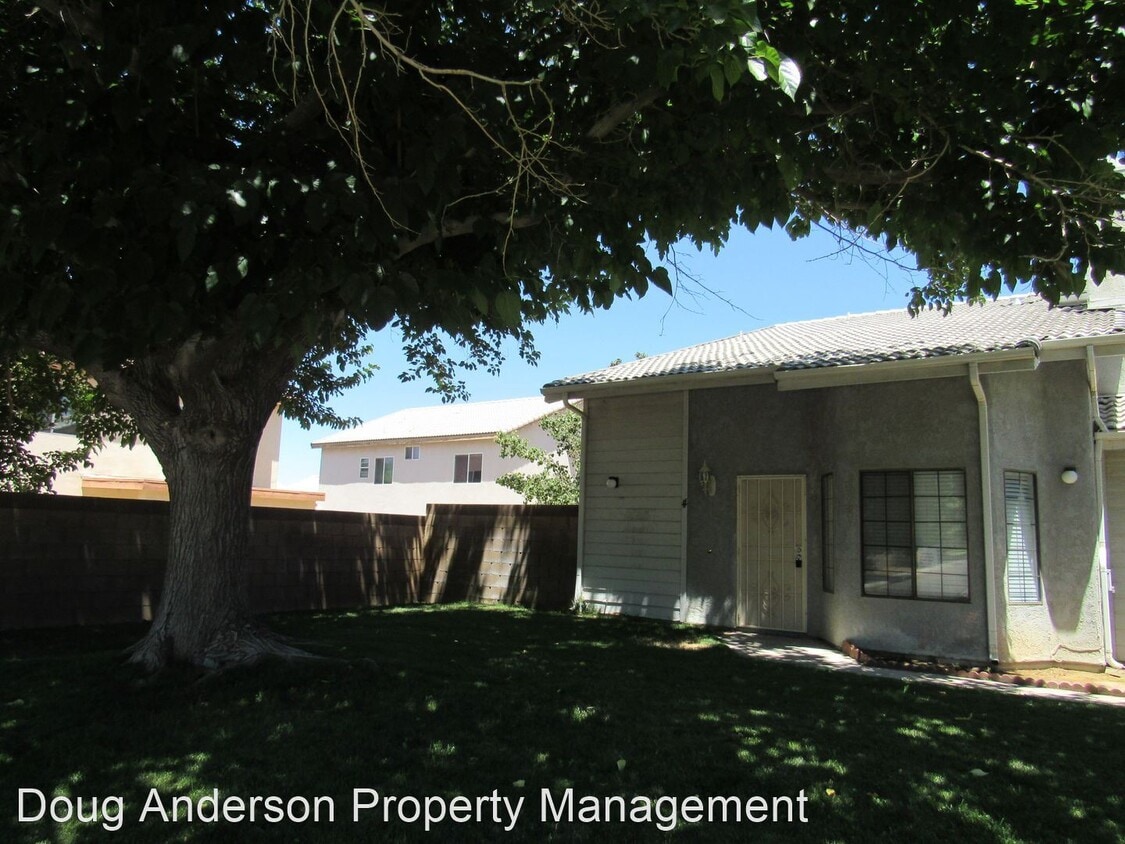 Primary Photo - 1801 E Ave J 10