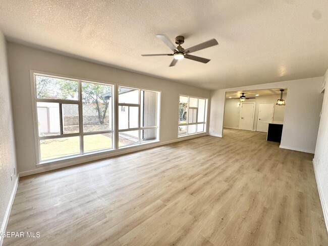 Foto del edificio - 5102 Beals St