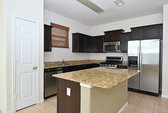 Building Photo - 1122 Larkfield Dr