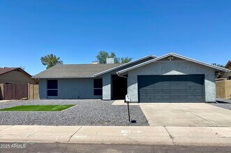 Building Photo - 5802 W Campo Bello Dr