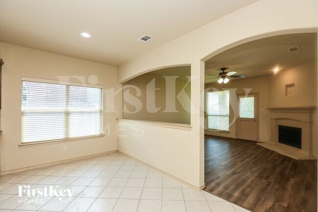 Building Photo - 1013 Jodie Dr