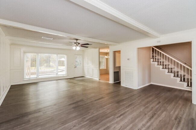 Foto del edificio - 3823 Glenheather Dr