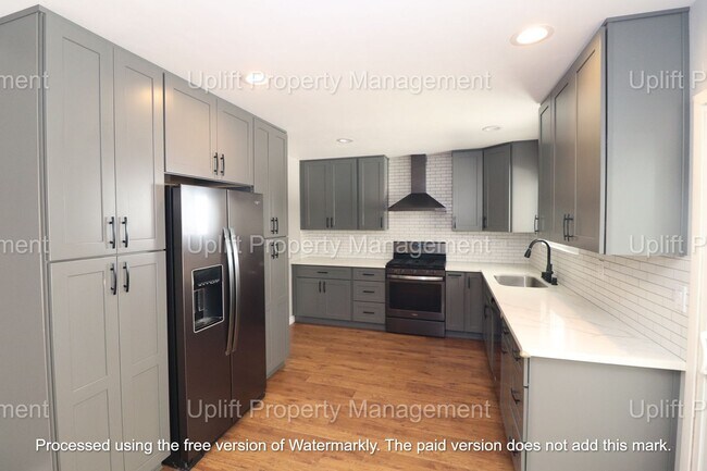 Building Photo - Charming 3-Bed, 2-Bath Home in Cul- De- Sa...