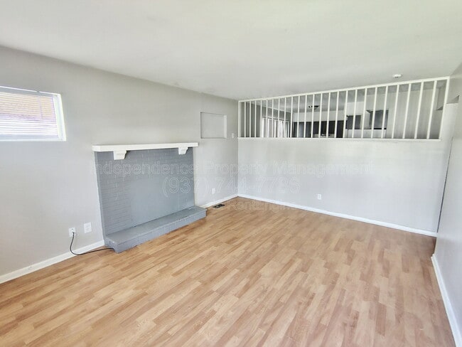 Foto del edificio - 2210 Woodlawn Ave