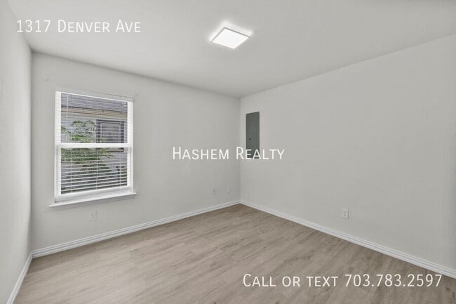 Building Photo - 1317 Denver Ave