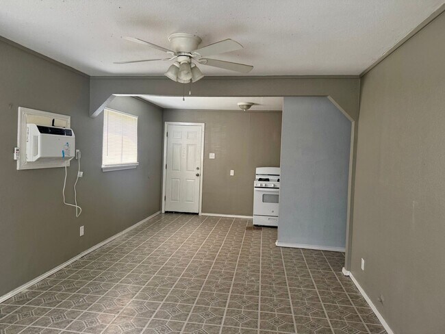 Foto del edificio - Cute 3/1 Home Available for Immediate Move...