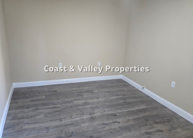 Foto del edificio - 319 Maple Ave