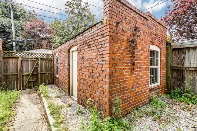 Foto del edificio - 1629 W Grace St