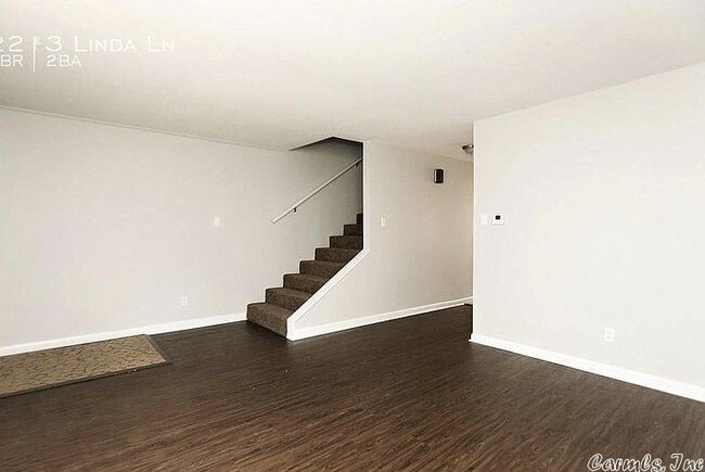 Building Photo - 2213 Linda Ln