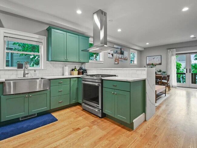 Foto del edificio - 8 Greenleaf Ave