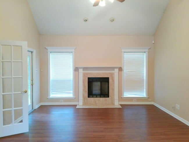 Building Photo - 6413 Marans St
