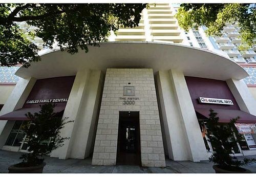 Foto del edificio - 3000 Coral Way