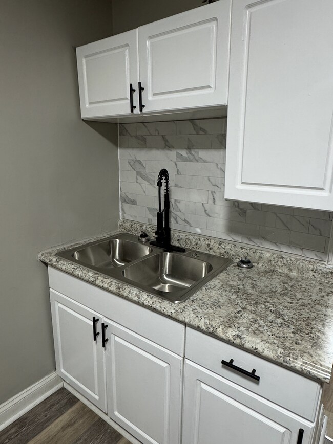 Building Photo - 3623 Parrish Ave