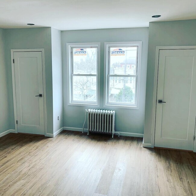 Foto del edificio - 5037 Springfield Ave
