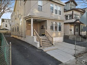 Building Photo - 196 Shephard Ave
