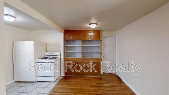 Foto del edificio - 2437 E St Vrain St