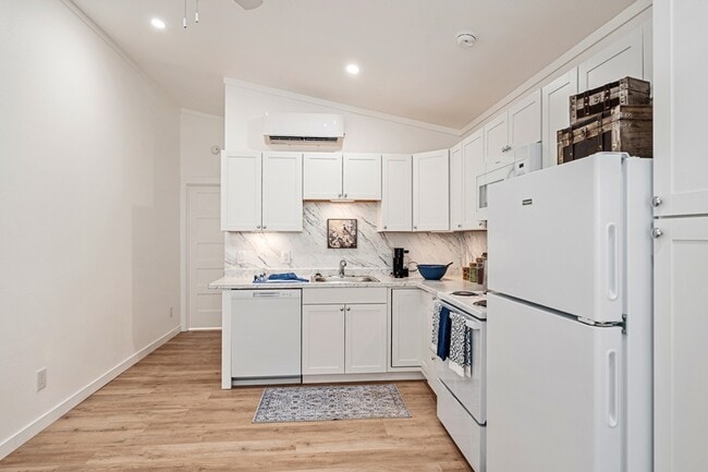 Foto del edificio - 720 Pritchett Ln