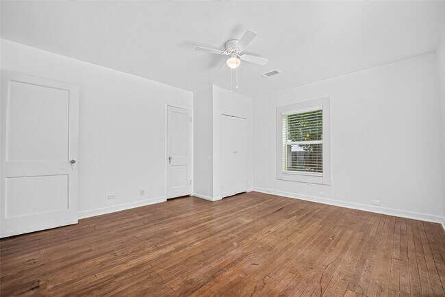 Foto del edificio - 2406 Southgate Blvd