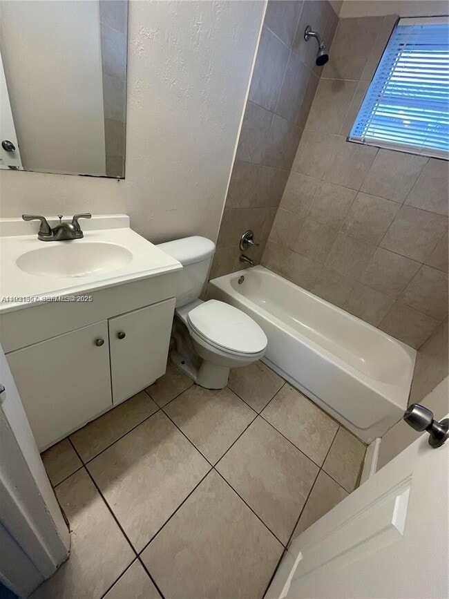 Foto del edificio - 2860 NW 15th St