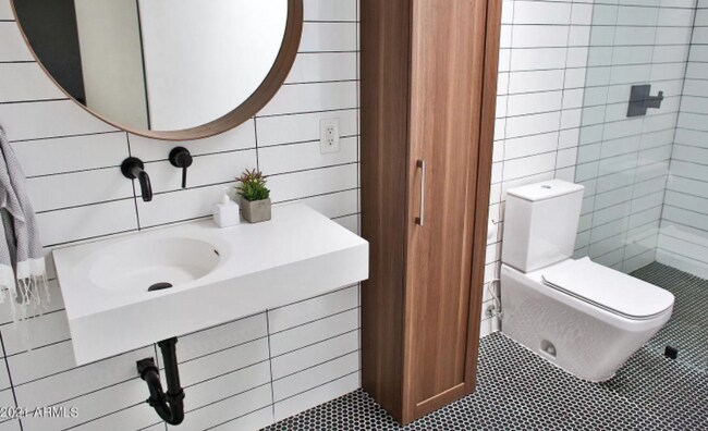 Building Photo - 2100 N 25th St