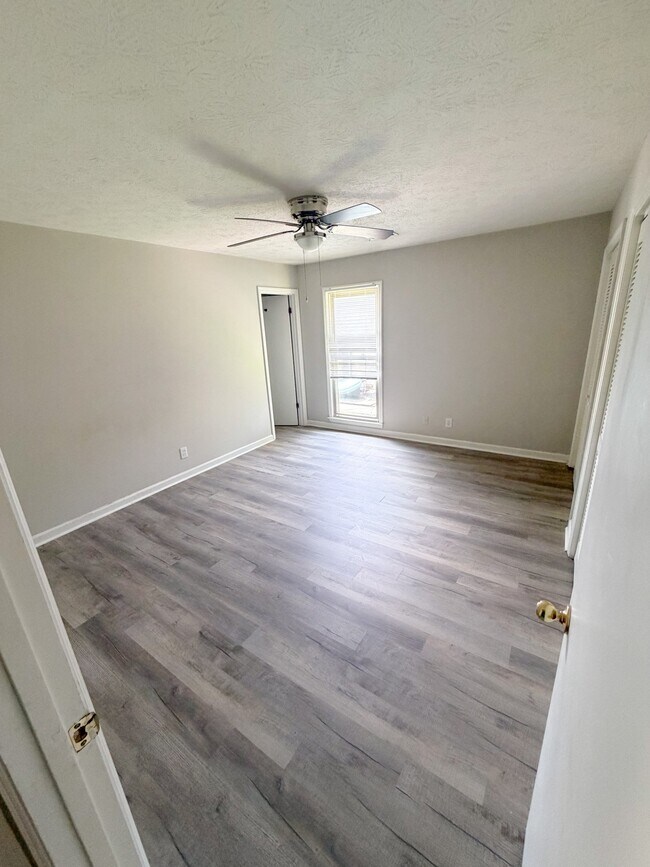 Foto del edificio - 6197 Trestlewood Dr
