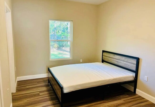 Foto del edificio - 1108 E Stadium Dr