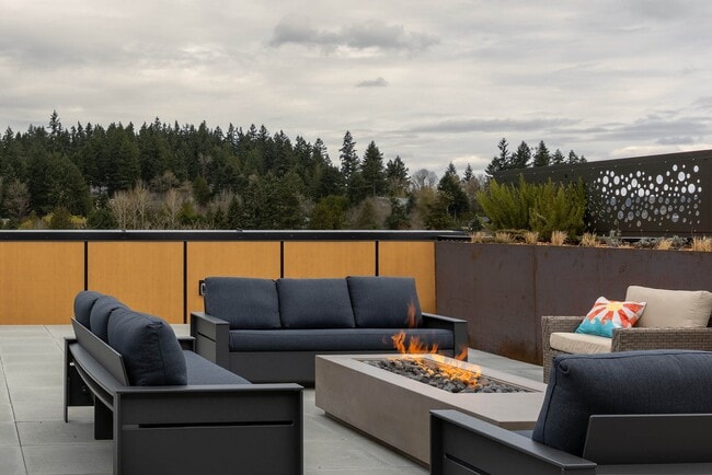 East Building rooftop firepit area - AMLI Redmond Way