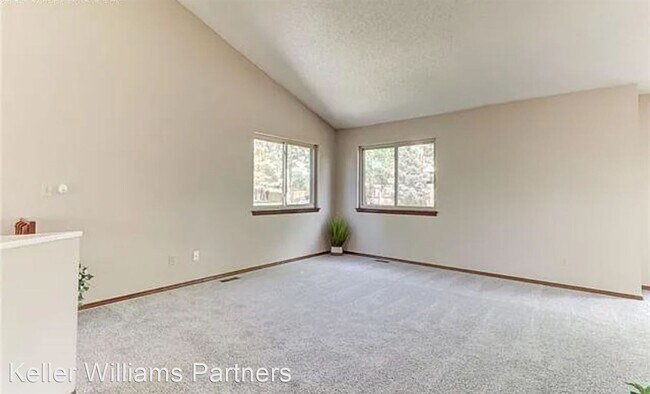 Building Photo - 3 br, 2 bath House - 6565 Lindal Dr