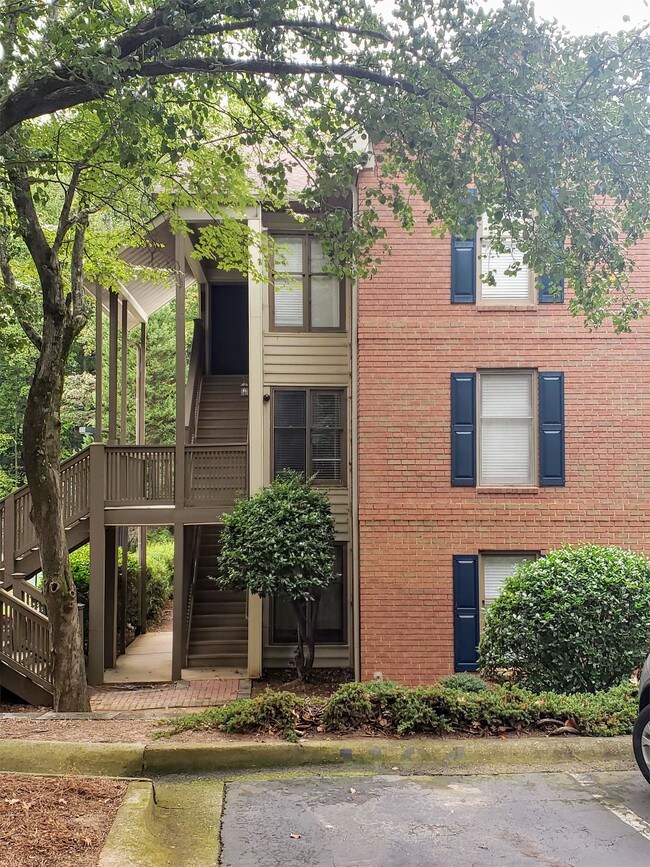 Building Photo - 1102 Garden Ct