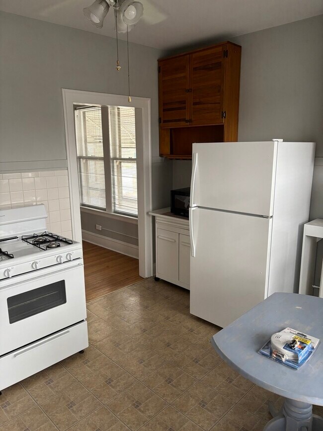 Building Photo - 500 Spring Rd