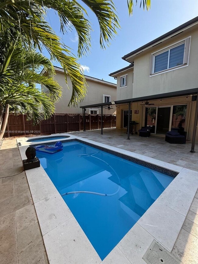 Foto del edificio - 239 SE 31st Terrace