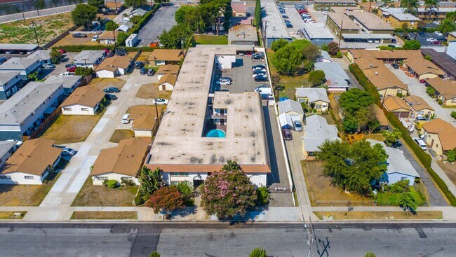 Foto del edificio - 12705 Kalnor Ave