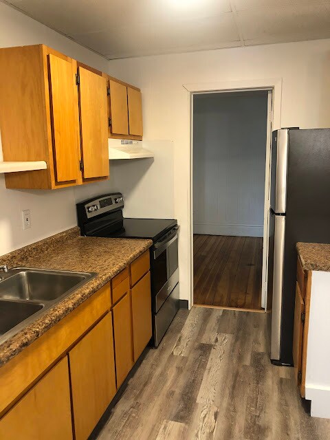 Foto principal - 119 Lewis St S
